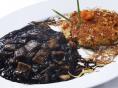 CALAMARES EN SU TINTA CON ARROZ CRUJIENTE